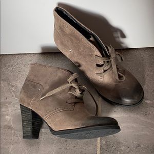 Clarks Oxford lace up booties